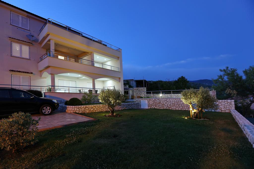 Apartments Villa Residenca Novi Vinodolski Habitación foto