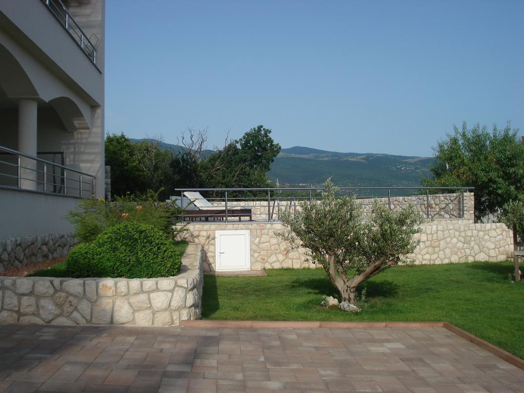 Apartments Villa Residenca Novi Vinodolski Habitación foto